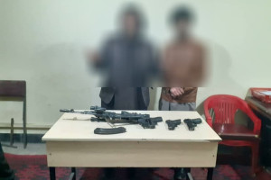 بازداشت دو فرد مسلح غیرمسوول پس از درگیری با پولیس کابل