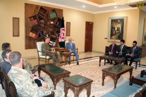 دیدار عبدالله با فرماندهان ارشد امریکا و بریتانیا در کابل