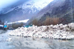 برفکوچ راههای مواصلاتی دروازهای بدخشان را مسدود کرد