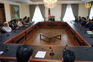 بر نقش مؤثر و مشارکت جوانان در حکومت متعهد هستیم