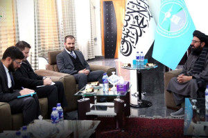 آخندزاده با سفیر ترکیه در کابل گفتگو کرد