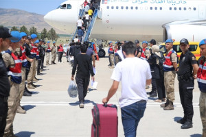 هلال احمر ترکیه برای مهاجران بازگشت کننده افغان کار فراهم می‌کند