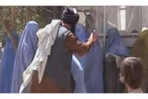 شلاق زدن زنان فرهنگ طالبان است نه پولیس!