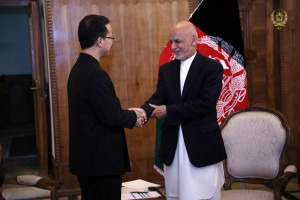غنی با سفیر چین در افغانستان ملاقات تودیعی نمود