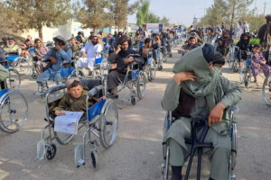 توزیع ۲۰۰ ویلچر به افراد دارای معلولیت در ولایت هلمند