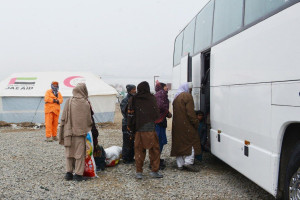 روند انتقال بیجاشدگان از کابل به کندز آغاز شد