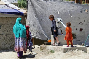 روند کمک‌های زمستانی به نیازمندان افغان آغاز شد