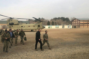 سرپرست وزارت دفاع آمریکا وارد کابل شد