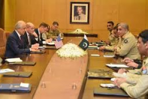 میلر و خلیل‌زاد در مورد افغانستان با اسلام‌آباد گفتگو کردند