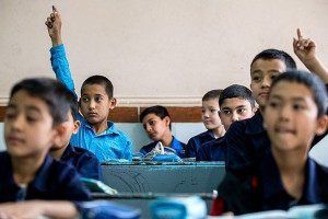 صدها هزار دانش‌آموز افغان در ایران مصروف  تحصیل اند