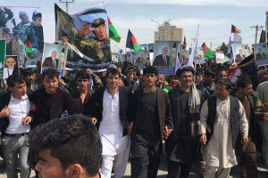 اعتراض هوادران جنرال دوستم ادامه دارد