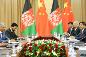 چین ؛ نیروهای امنیتی و دفاعی افغانستان را تجهیز می نماید