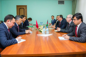 وزیر خارجه کشور به قرقیزستان می رود