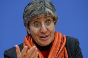 رهبر حزب اسلامی باید از مردم افغانستان عذرخواهی کند