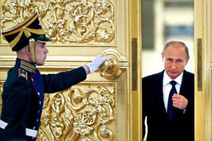 حضور پوتین پس از چند هفته قرنطینه در مراسم روز ملی روسیه