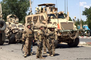 کمک های ناتو به افغانستان با حملات تروریستی متوقف نمی شود