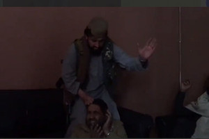 شکنجه یک افسر حکومت پیشین توسط طالبان در کابل