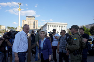 جنگ اوکراین؛ رییس کمیسیون اروپا وارد کی‌یف شد