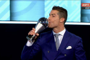 فیفا رونالدو را بهترین بازیکن سال 2016 اعلام کرد