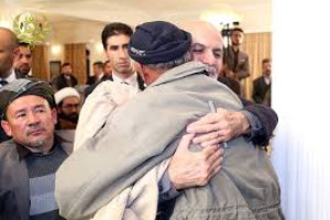اهدای 15 میلیون افغانی از سوی رییس جمهور به خانواده شهدای ارتش ملی 