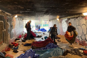 وضعیت پناهندگانِ بی‌پناه افغانستان در خیابان‌های پاریس