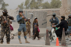 نیروهای نظامی، اطفال را در میدان های جنگ میفرستند
