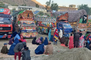 پاکستان اخراج مهاجران از پیشاور را آغاز کرد