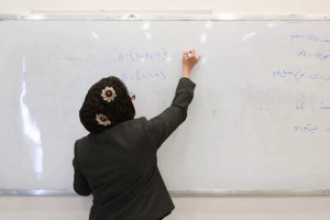     مسئول اتحادیه معلمان هرات:آموزگاران سه ماه می‌‌شود معاش نگرفته اند
