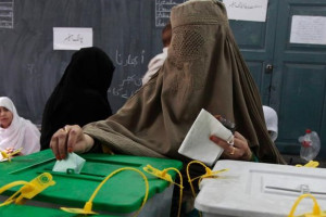انتخابات ایالتی و پارلمانی پاکستان آغاز شد