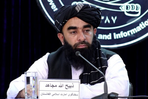 مجاهد: مولانا فضل‌الرحمان به کابل دعوت می‌شود