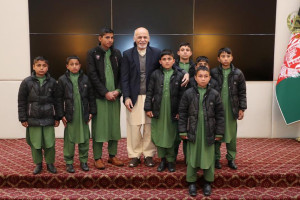 رییس جمهور: یتیمان کارهای بزرگی را انجام داده می توانند