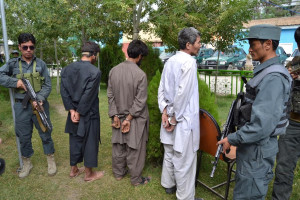 یک ماین گذار و سارق در غزنی بازداشت شدند