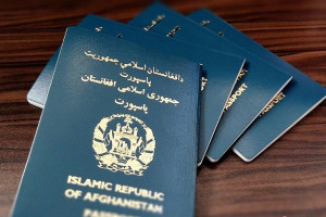آغاز توزیع پاسپورت به افغان‌های مقیم امارت متحده عربی 