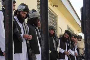 خلیل‌زاد در پی رهایی متقابل زندانیان طالبان و دولت افغانستان