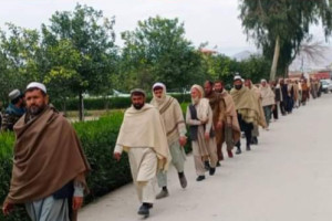 ۵۰ عضو داعش در ننگرهار به طالبان تسلیم شدند