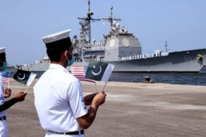  مانور مشترک نیروهای دریایی امریکا و پاکستان 