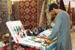 آخندزاده: ایجاد نمایشگاه‌ها در رشد صنایع افغانستان کمک می‌کند