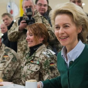 سفر-وزیر-دفاع-آلمان-به-افغانستان-در-آستانه-سال-نو-میلادی