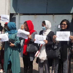 زنان-معترض-خواستار-فعالیت-دوباره-وزارت-امور-زنان-شدند