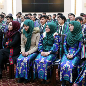 -دانشجوی-افغان-برای-فراگیری-زبان-ازبیکی-به-ازبکستان-میروند