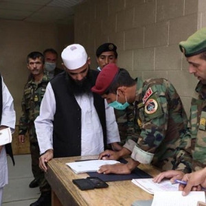 گروه-طالبان-۲۰-سرباز-دولت-را-از-زندان-رها-می‌کند
