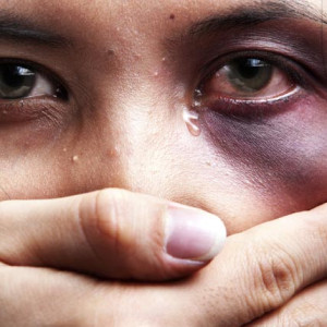 خشونت-علیه-زنان-هنوز-محو-نشده-است
