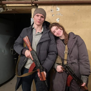زوج-اوکراینی-در-نخستین-روز-زندگی-مشترک‌-مسلح-شدند