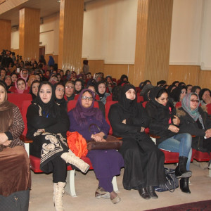 زنان-افغان-به-عنوان-یک-انسان-مورد-احترام-قرار-گیرند