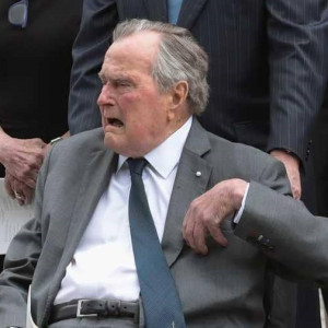 جورج-بوش-پدر-در-سن-۹۴-سالگی-درگذشت