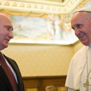 پاپ-برای-پوتین-و-تمامی-ملت-روسیه-دعا-می‌کند
