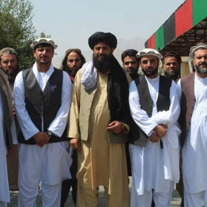 طالبان-مقامات-پیشن-لغمان-را-از-بند-آزاد-کردند