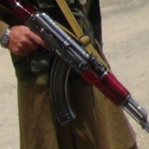طالبان-برای-تاجران-ملی-اجازۀ-حمل-سلاح-می‌دهند