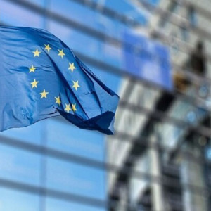 اتحادیه-اروپا-مکتب-را-در-کشور-بازسازی-می‌کند