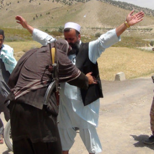 طالبان-خانه-های-مردم-را-تلاشی-می-کنند